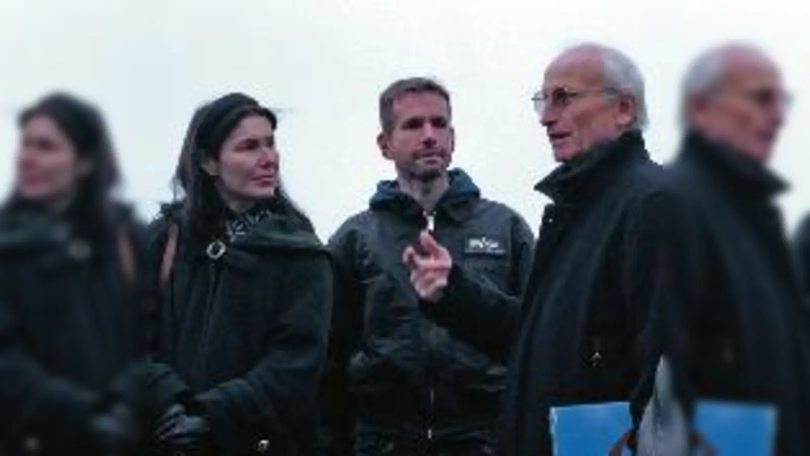 Bezirksausschuss-Mitglied Dr. Claus Wunderlich unterhielt sich angeregt mit Petuelpark-Kenner Horst Haffner. 	 (Foto: VA)