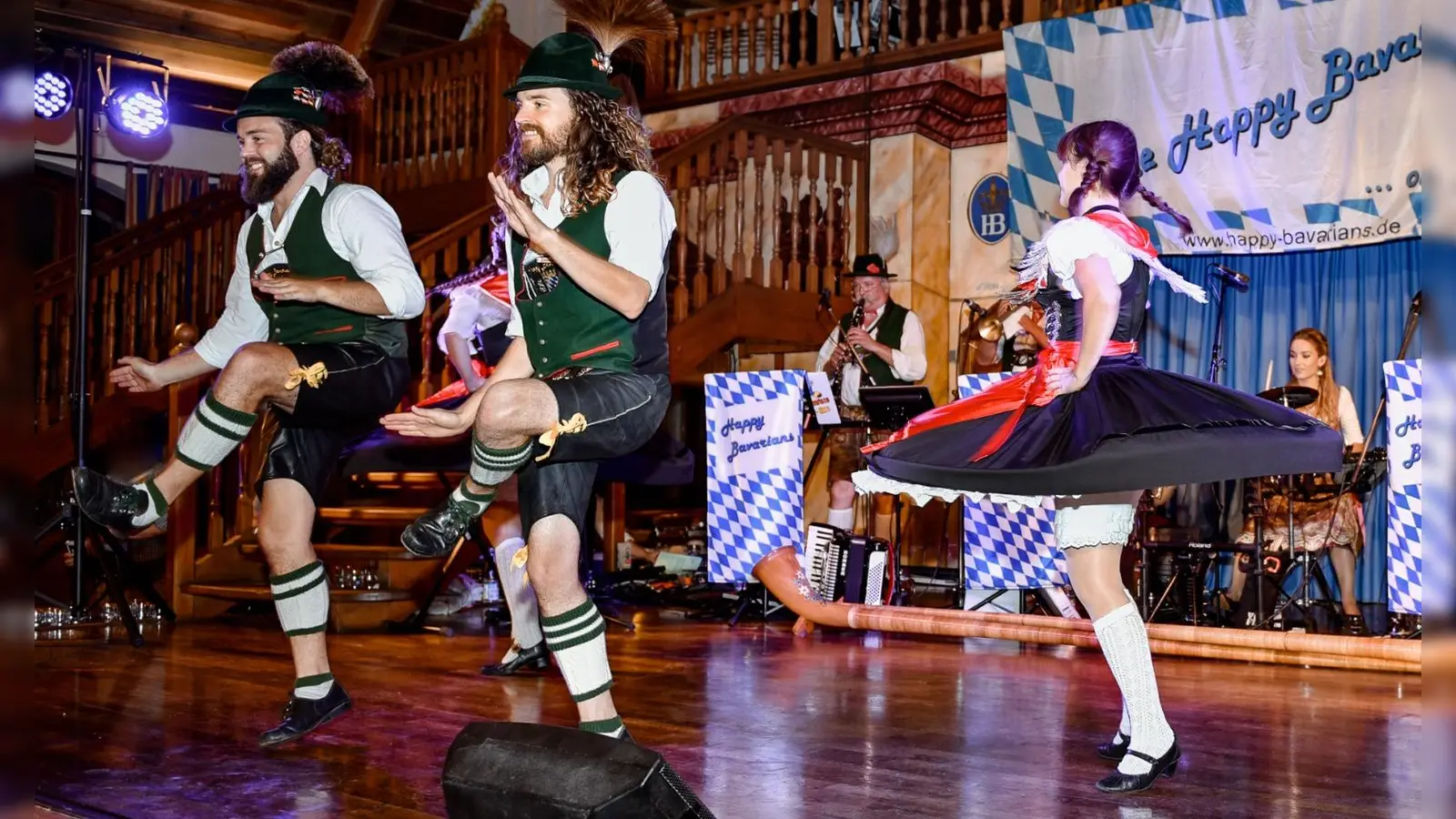 Die Happy Bavarians kommen zum Schuhplattln ins Augustinum Neufriedenheim. (Foto: Happy Bavarians)