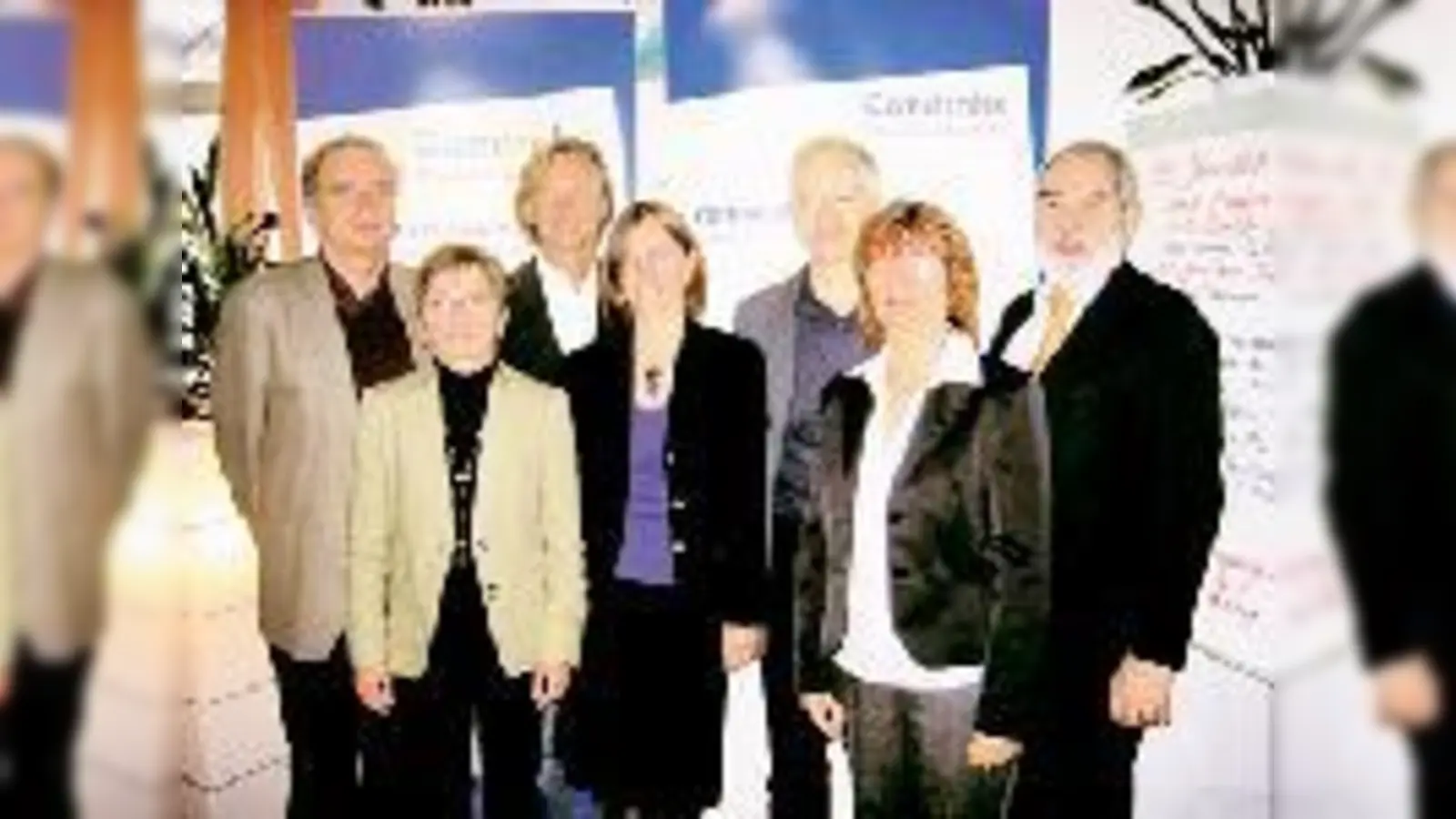 Umweltreferent Joachim Lorenz, stv. Bezirkstagspräsidentin Friederike Steinberger, Klaus Fuhrmann (Condrobs), Susanne Taubmann (Leiterin Pedro), Prof. Joachim Körkel, BA-Vorsitzende Marina Achhammer und Axel Eberth, 1. Vorsitzender Condrobs e.V.   (Foto: Fö)