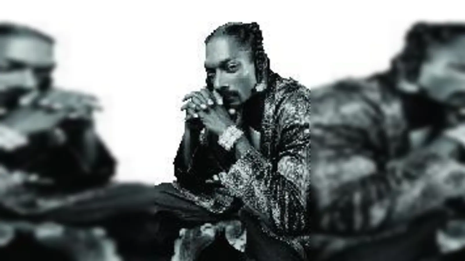Gefährlich schaut er noch, aber Schlagzeilen liefert der frühere Gangster Snoop Dogg nicht mehr mit Schießereien. Er ist längst zum erfolgreichen Multi-Geschäftsmann geworden.<br><br>	   (Foto: Anthony Mandler/Universal)