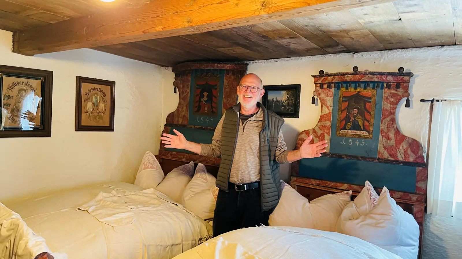 Heimatpfleger Michael Mülller freut sich auf viele Gäste zum 40-jährigen Jubiläum des Heimatmuseums Wolfschneiderhof. (Foto: hw)