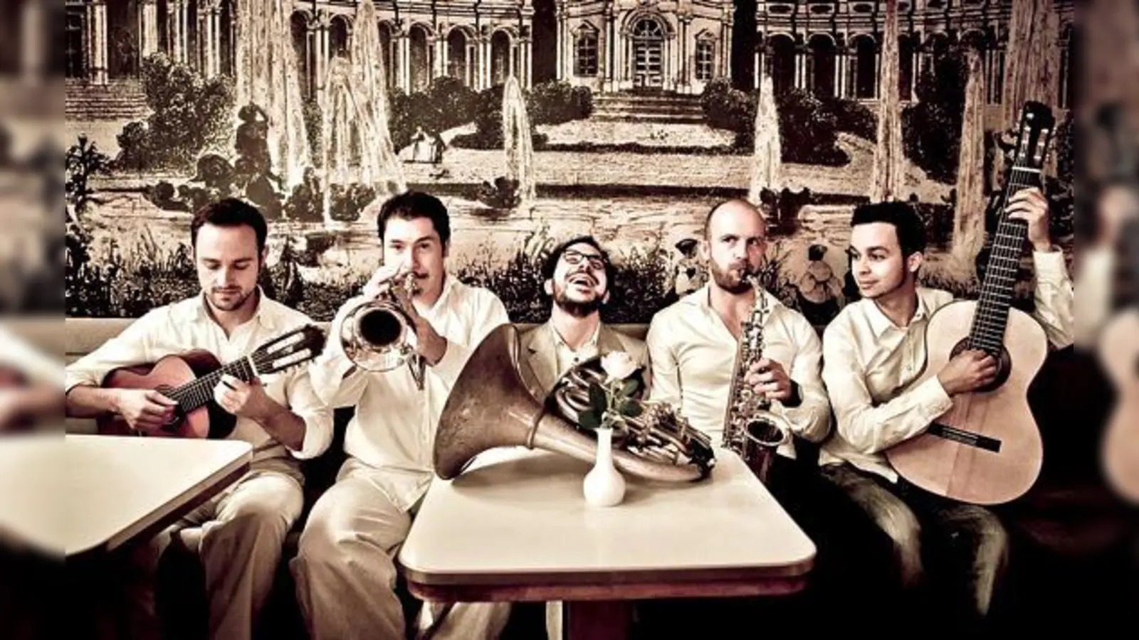 In ihrem Element: Die fünf Musiker von »Bavaschôro« kommen aus unterschiedlichen Genres und Musiktraditionen.	 (Foto: VA)