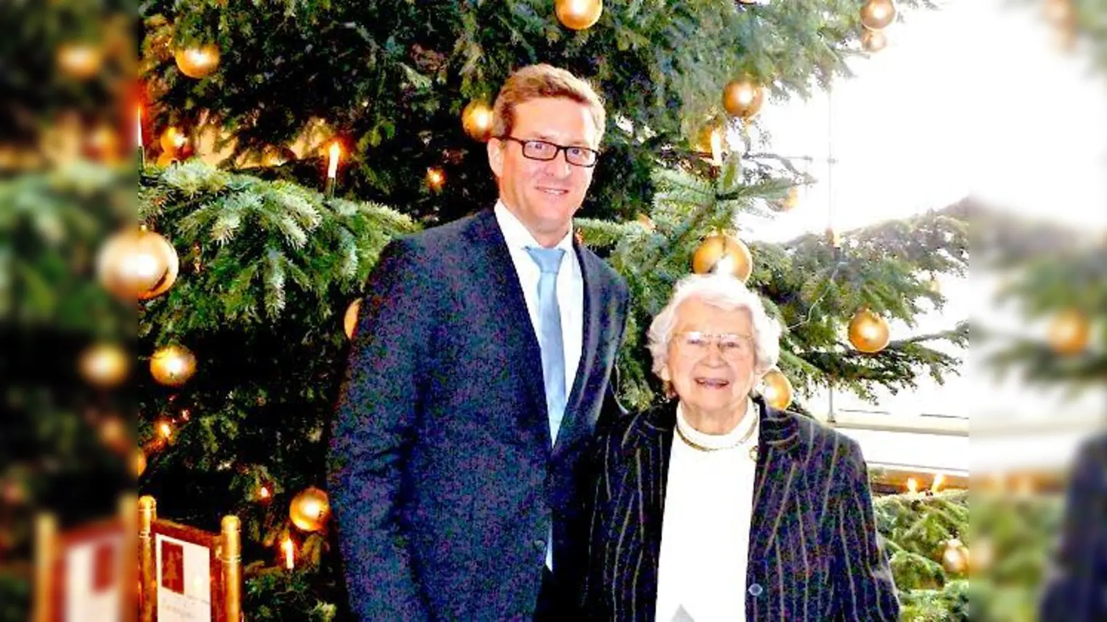 Der Vorsitzende des SPD-Ortsvereins Bogenhausen-Oberföhring, Gregor Schneider, war einer der ersten Gratulanten.	 (Foto: Privat)