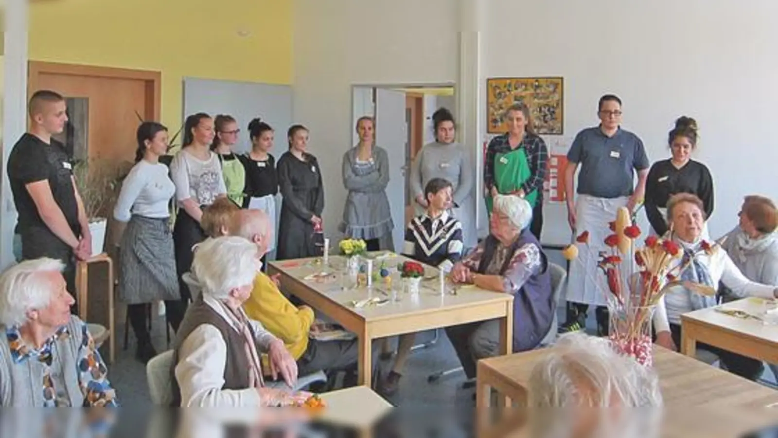 Schüler der Mittelschule am Inzeller Weg kochten für die  Senioren des Promenadentreffs.	 (Foto: privat)