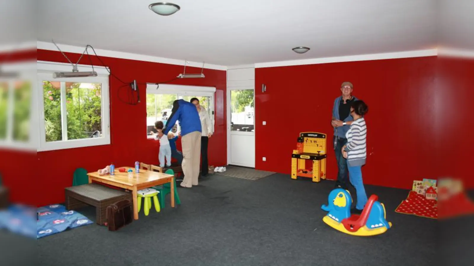 Zwar noch recht spärlich eingerichtet, aber genug Spielzeug für die Kinder (Foto: mb)