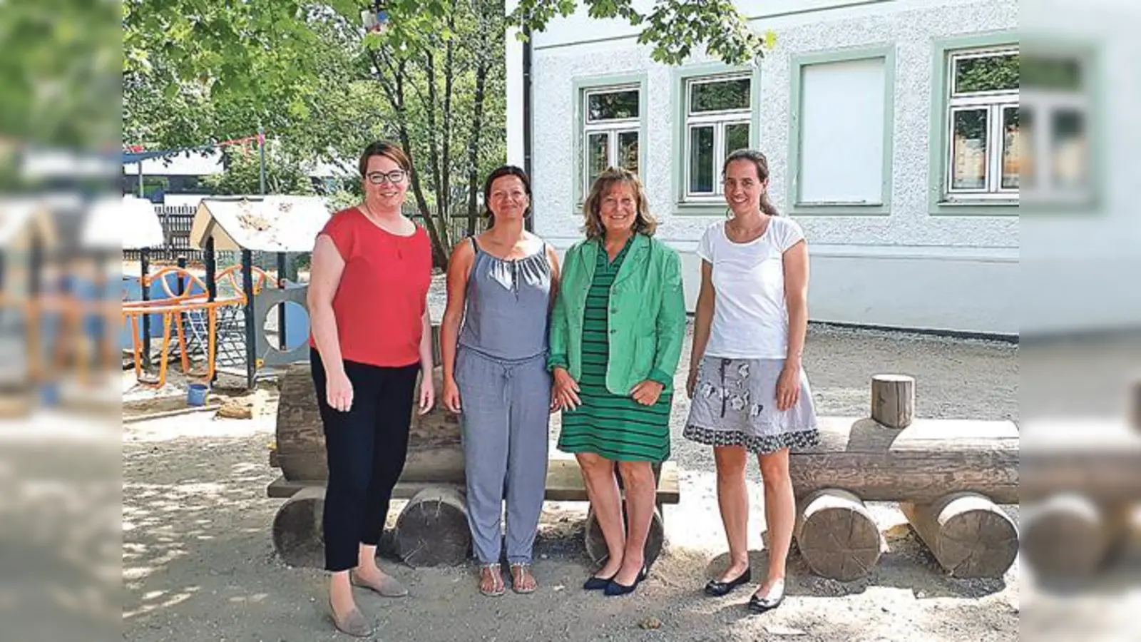 BU für Internet:  Münchens stellvertretende Landrätin Annette Ganssmüller-Maluche (Zweite von rechts) war zu Gast im Kinderhaus St. Jakob in Feldkirchen.  (Foto: Caritas)