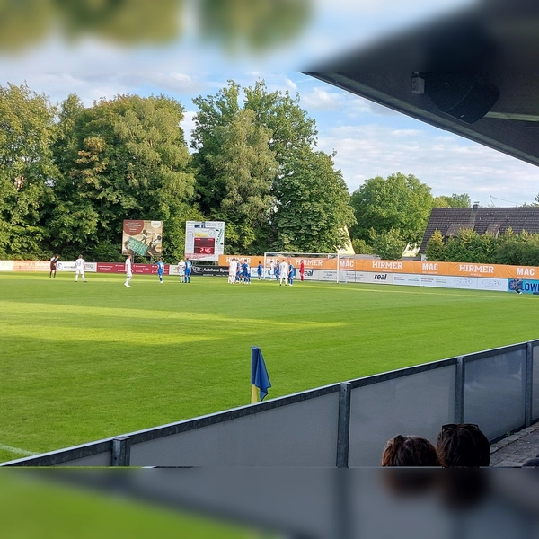 Auch für den FC Ismaning wird es wieder ernst: Im Prof. Erich Greipl Stadion ist Schalding-Heining zu Gast. (Archivbild: bas)