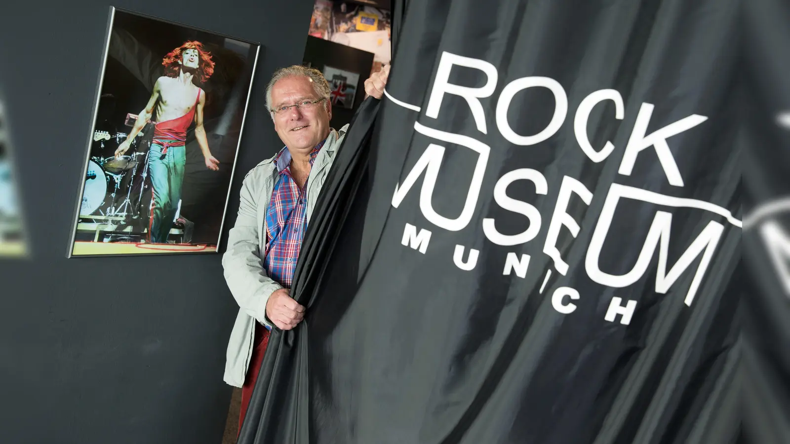 Herbert Hauke (62) zeigt uns sein Rock Museum Munich. Anmelden kann man sich bei der vhs Vaterstetten.  (Foto: Theo Klein)