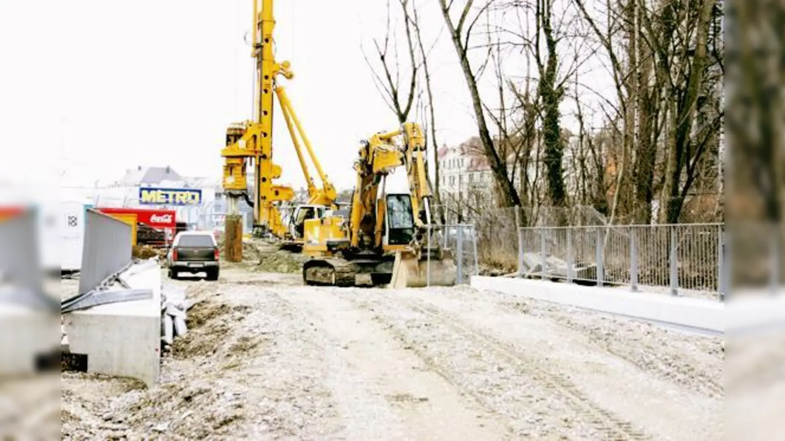 Für die künftige Tiefgarage des neuen Areals am Metrogelände laufen seit März die Bauarbeiten. 	 (Foto: ms)