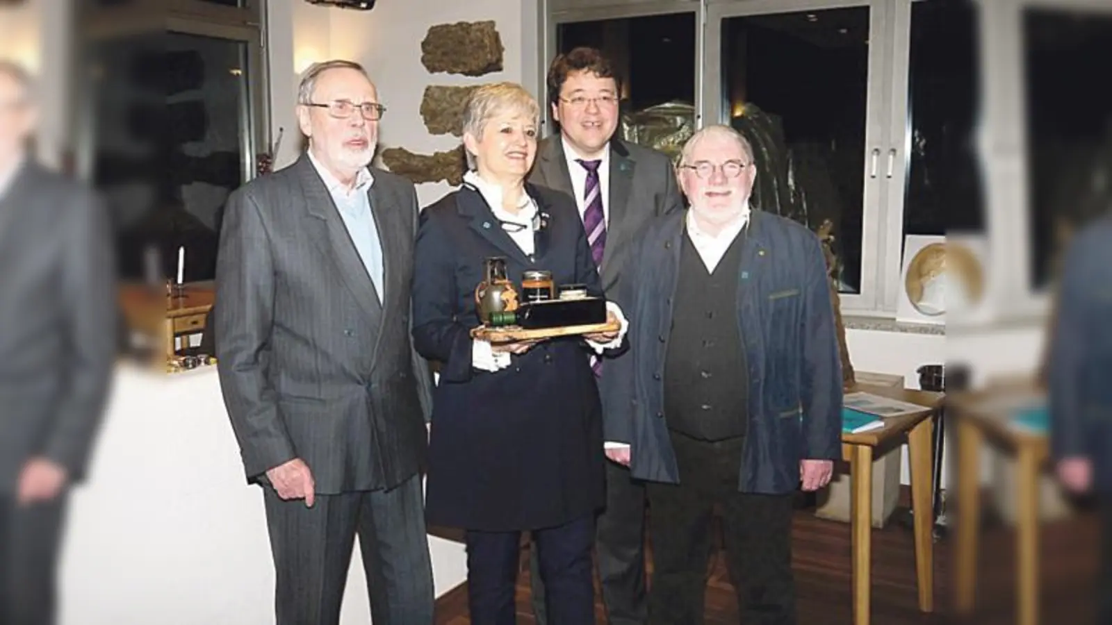 Ein Mann geht, eine Frau kommt, ein Bürgermeister freut sich über das Otto-Museum: Thomas Loderer, Professor Theodor Nikolaou, Andrea Seeböck und Dieter Wax ( v. l.)	 (Foto: Seeböck)
