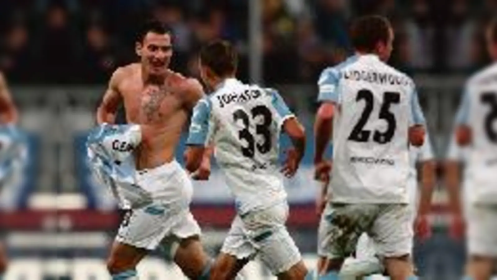 Timo Gebhart war auch in Frankfurt erfolgreich, allerdings ohne „oben Ohne” Einlage. Auch Fabian Johnson hatte gegen den FSV Frankfurt Grund zum jubeln.	 (Foto: sampics/augenklick)