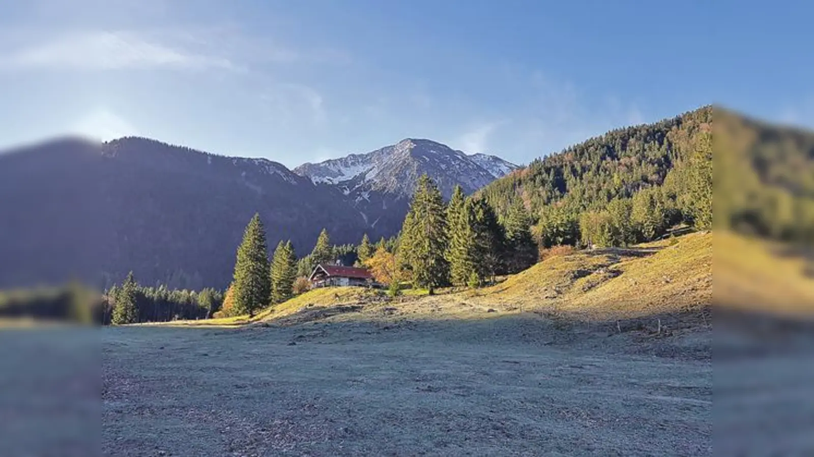 Herbstlicher Blick auf den Miesing und die Heubergalm.	 (Foto: Stefan Dohl)