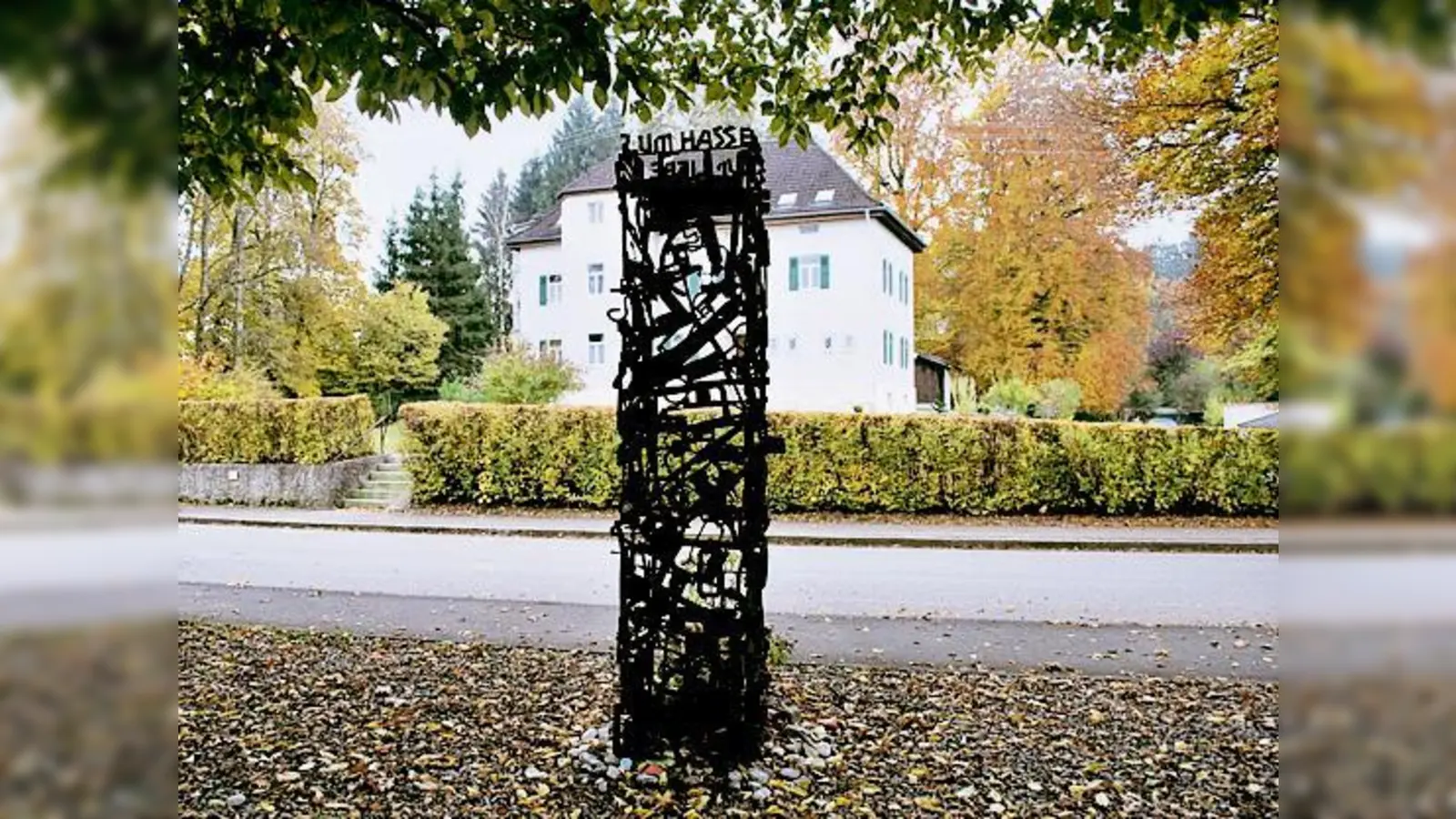 In Seeshaupt erinnert bereits ein Mahnmal an den »Todeszug«. Und so soll es auch in Poing geschehen und an die tragischen Stunden dort erinnern. 	 (F.: Privat)