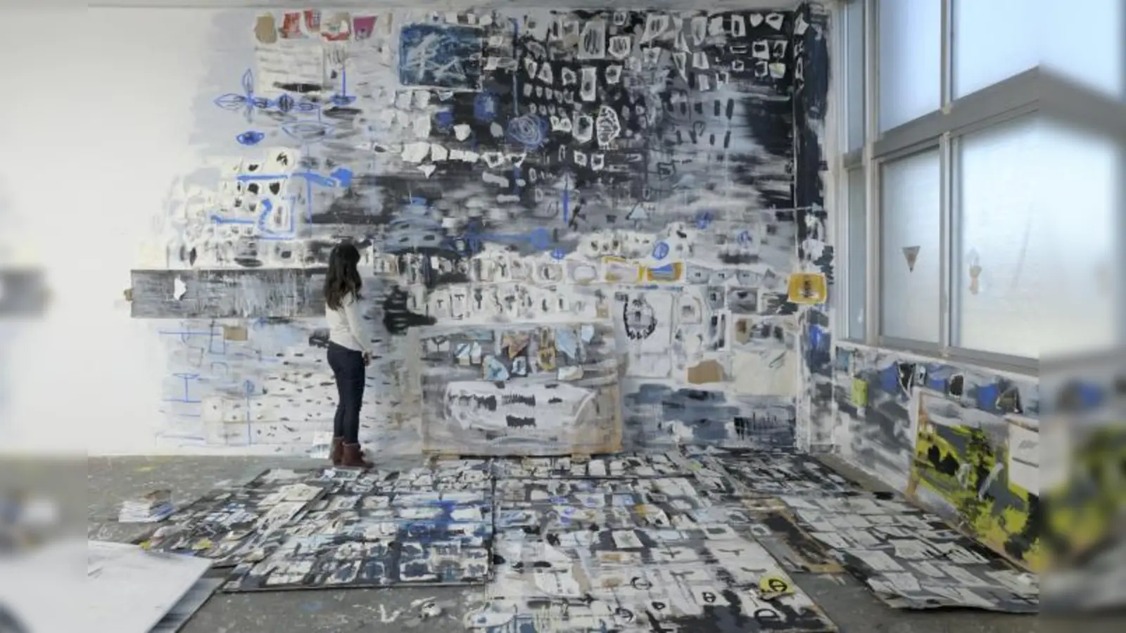 In ihrer Ausstellung „Dialog mit der Welt“ bemalt Noriko Mazda den ganzen Raum. (Foto: privat)