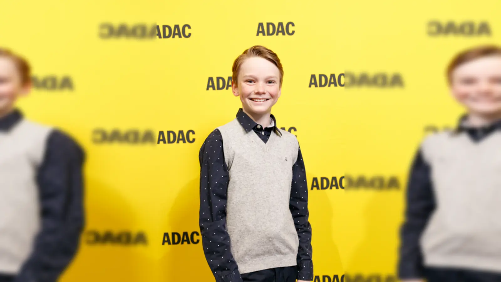 Am 3. April konnte im Münchener Kohlebunker die langersehnte Jugendsportlerehrung 2021 des ADAC Südbayern für besondere Leistungen stattfinden. Hier wurde Fiete Müller vom BMX-Team-Weilheim im MC Weilheim für seine gesammelten Titel in der BMX-Race-Klasse Boys 9-10 geehrt. Seine Teammitglieder durften alles gespannt zuhause im Live-Stream mitverfolgen. Schon im Jahr 2019 konnte Fiete unter anderem als Gewinner des Deutschlandcups sowie als Bundesligagesamtsieger tolle Erfolge verbuchen. Im Jahr 2021 wurde Fiete Bayerischer Meister auf seiner Heimstrecke in Weilheim. Außerdem erreichte er beim Deutschlandcup erneut einen Podestplatz und wurde Dritter. Seine Pläne für das Jahr 2022 beantwortete Fiete mit dem Wunsch, wieder an der deutschen Meisterschaft teilnehmen zu dürfen. (Foto: BMX-Team Weilheim/ADAC Südbayern )