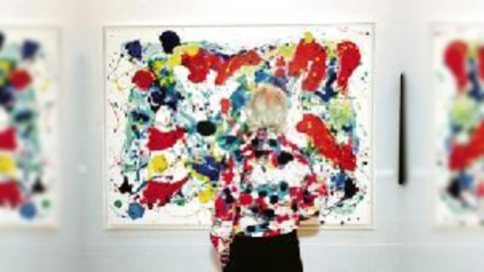 »Abstract painting with abstract shirt«, gefunden beim Gulf Art Fair 2007 in Dubai.	 (Foto: Martin Parr)