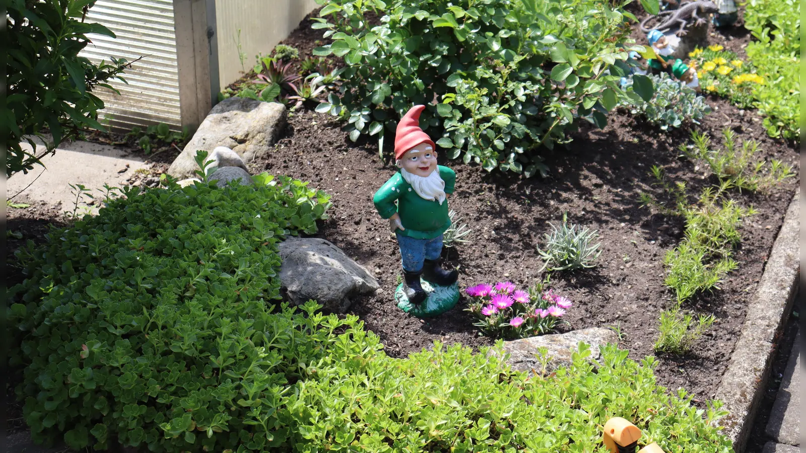 Beim Flohmarkt darf alles rund um den Garten angeboten werden. (Symbolbild: bas)