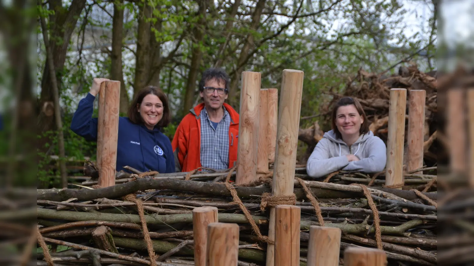 Katharina Dworzak, Herbert Österreicher und Nina Jaksch (von links) haben die „Parkwildnis” iniitiert, geplant und koordiniert. (Foto: Helmut Dworzak)