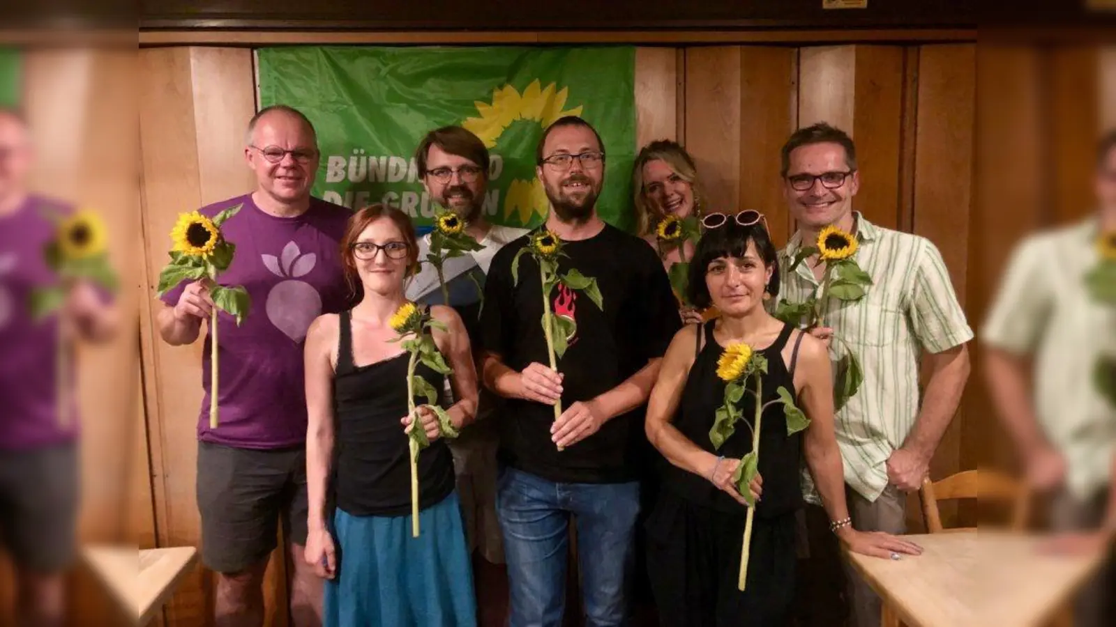 Der neue Vorstand (von links): Reinhard Gloggengiesser, Franziska Büchl, Florian Kraus, Tobias Hößl, Mona Fuchs, Nimet Gökmenoglu und Dr. Michael Czisch. Wegen Dienstreise nicht im Bild: Bezirksausschuss-Vorsitzende Sibylle Stöhr. (Foto: Grüne Ortsverband Laim-Westend)