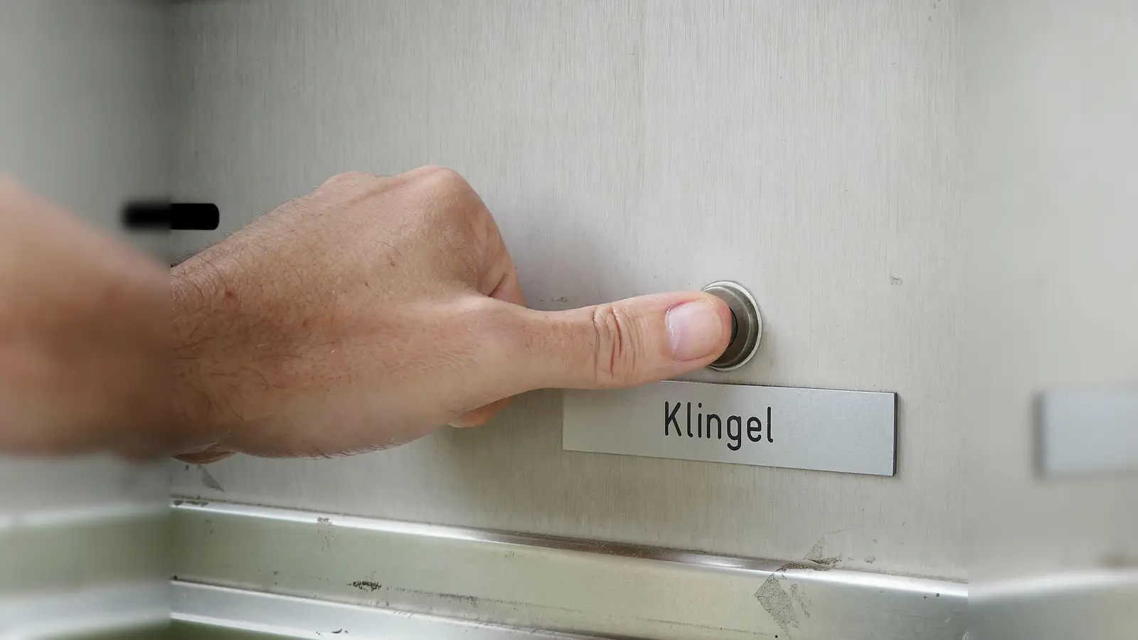 Beim Besuch von Fremden an der Haustür stets vorsichtig sein. (Foto: oh)