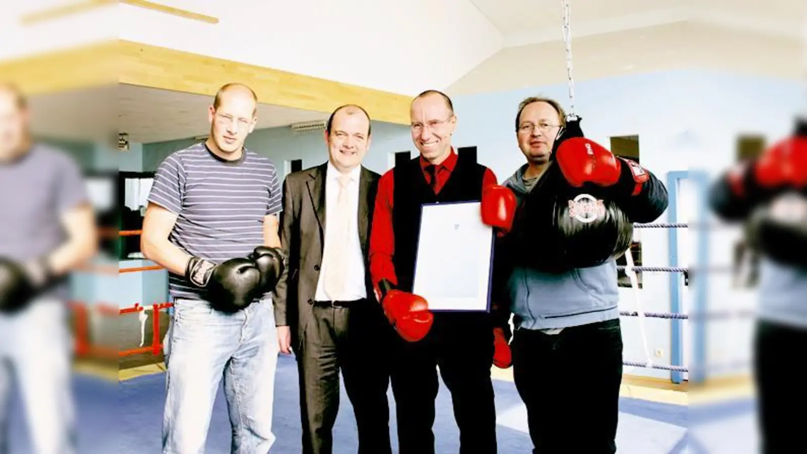 »Weltbewegendes« Projekt ausgezeichnet: (v. l.) Andreas Bayerle, Uwe Amrhein, Rupert Voß und Jürgen Zenkel.   (Foto: Woschée)