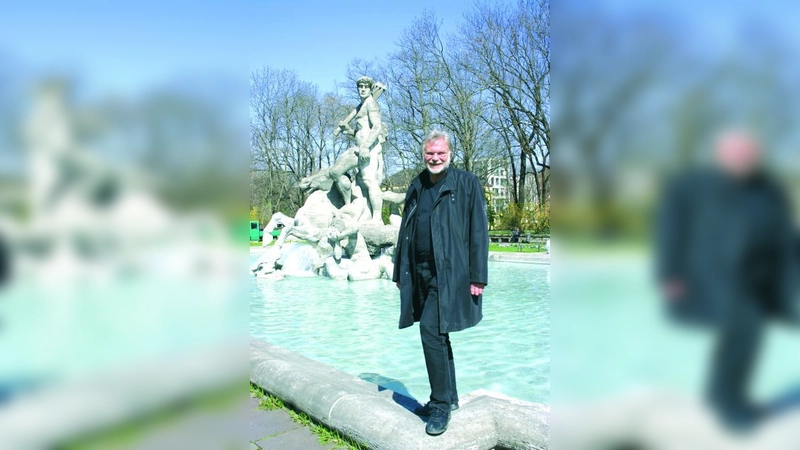 Johann Georg Sandmeier vom Münchner Baureferat gab am Neptunbrunnen im Alten Botanischen Garten den Startschuss zur Brunnensaison. (Foto: C.F.)