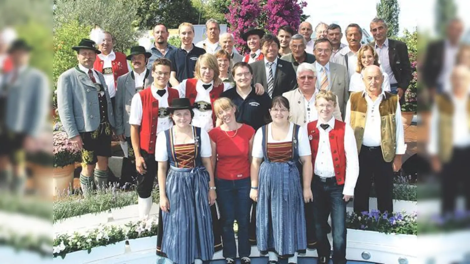 Die stolze Poinger Delegation im ZDF-Fernsehgarten in Mainz nach der Verleihung der Bronzemedaille.	 (Foto: H. Dullnig)