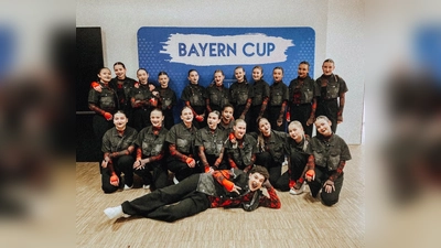 Die HipHop-Formation „E.x.E. Fusion“ der Ebersberger Tanzsportgemeinschaft Da Capo holte sich bei der Bayerischen Meisterschaft den BayernCUP. (Foto: TSG Da Capo)