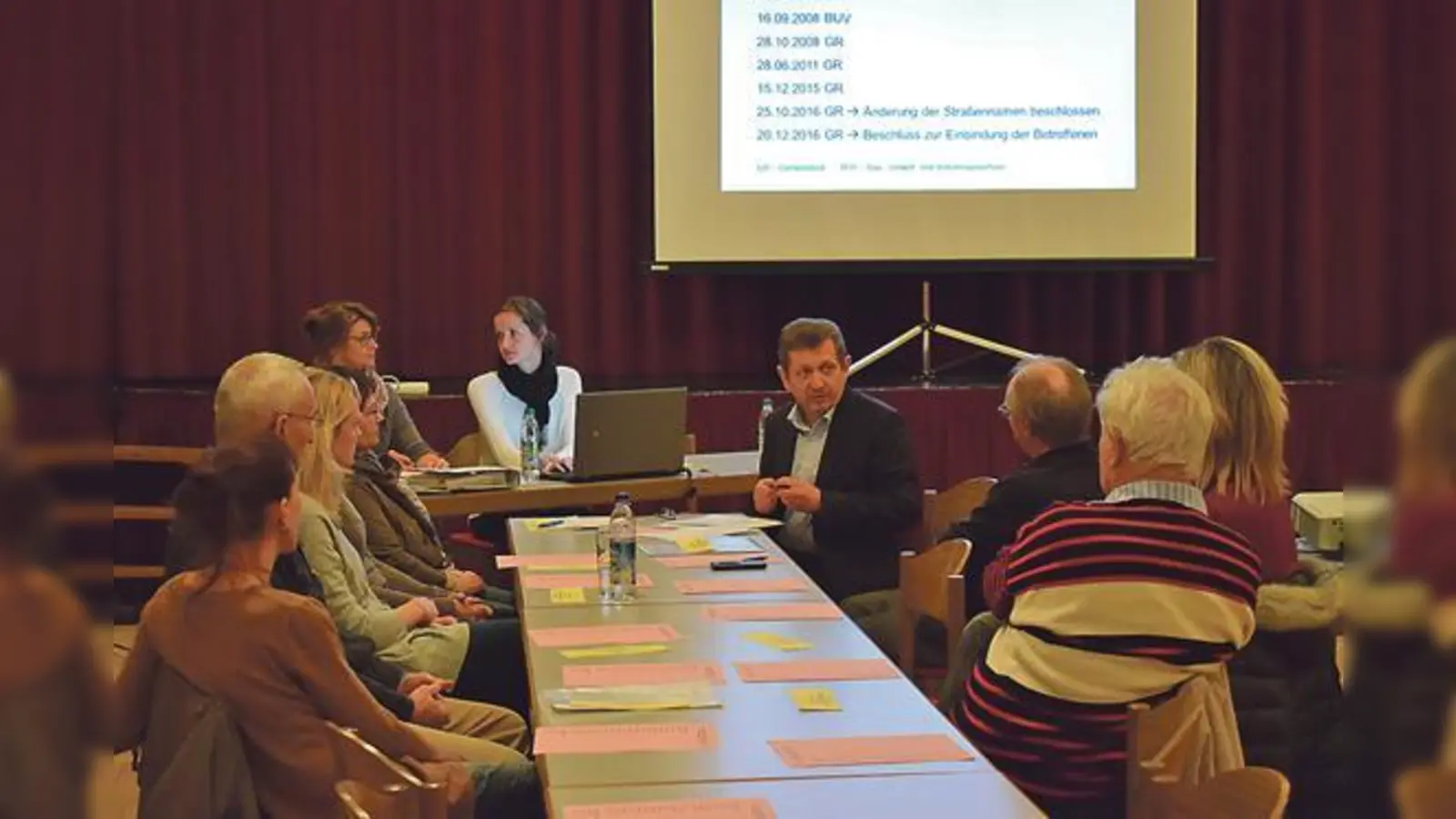 Familiär ging es bei den Anliegern der Waldstraße zu, die schnell zu einem Ergebnis kamen.	 (Foto: privat)