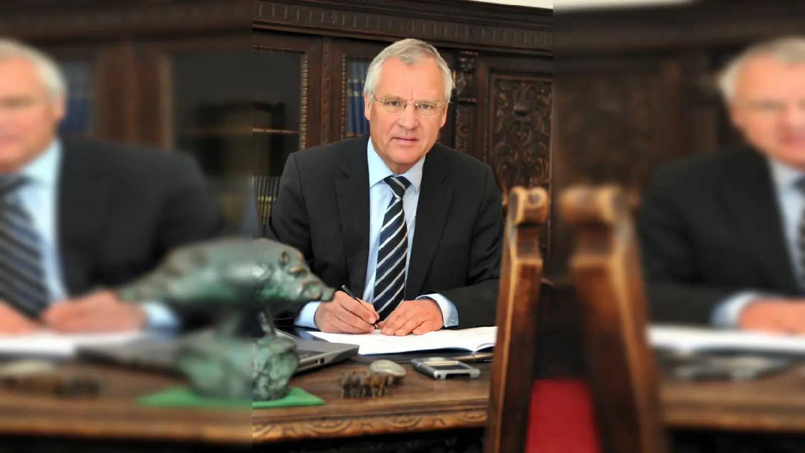 Der erst im Amt bestätigte Ebersberger Rathauschef Walter Brilmayer feiert 60. Geburtstag. Sein größter Wunsch: mehr Enkel.	 (Foto: Erndt)