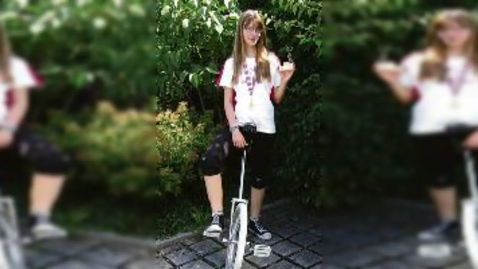 Die zwölfjährige Clara Frank ist Vizeweltmeisterin im langsam rückwärts Einradfahren.	 (Foto: Privat)