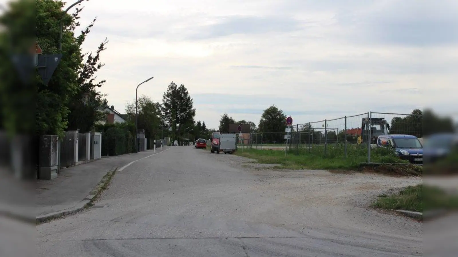 Die Theodor-Fischer-Straße wird ab Sommer kommenden Jahres erstmalig hergestellt. (Foto: sb)