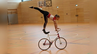 Annika Spangenberg beim Sattelbeugestand. (Foto: Martin Hensel)