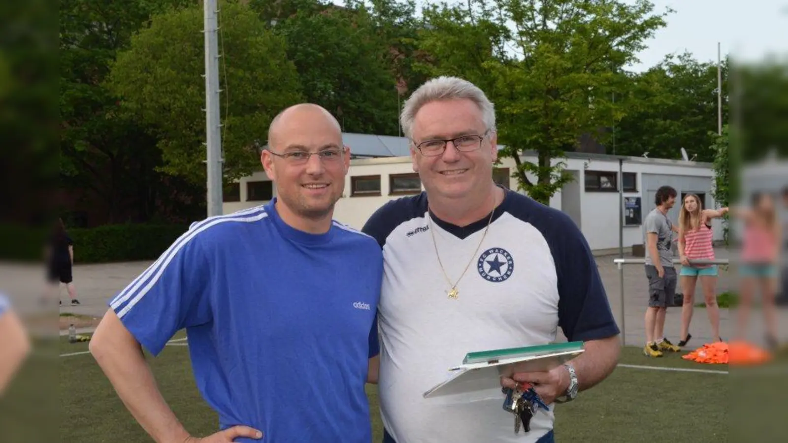 Mediator Philipp Obermaier (l.) und FC Wacker- Trainer Bernd Klemm. (Foto: E.S.)