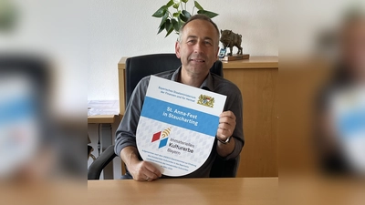 Bürgermeister Michael Hohenleitner schaut zufrieden auf die ersten 100 Tage seiner Amtszeit. In diese Zeit fiel auch die Ernennung des St. Anna-Festes zum Immateriellen Kulturerbe in Bayern.  (Foto: hw)
