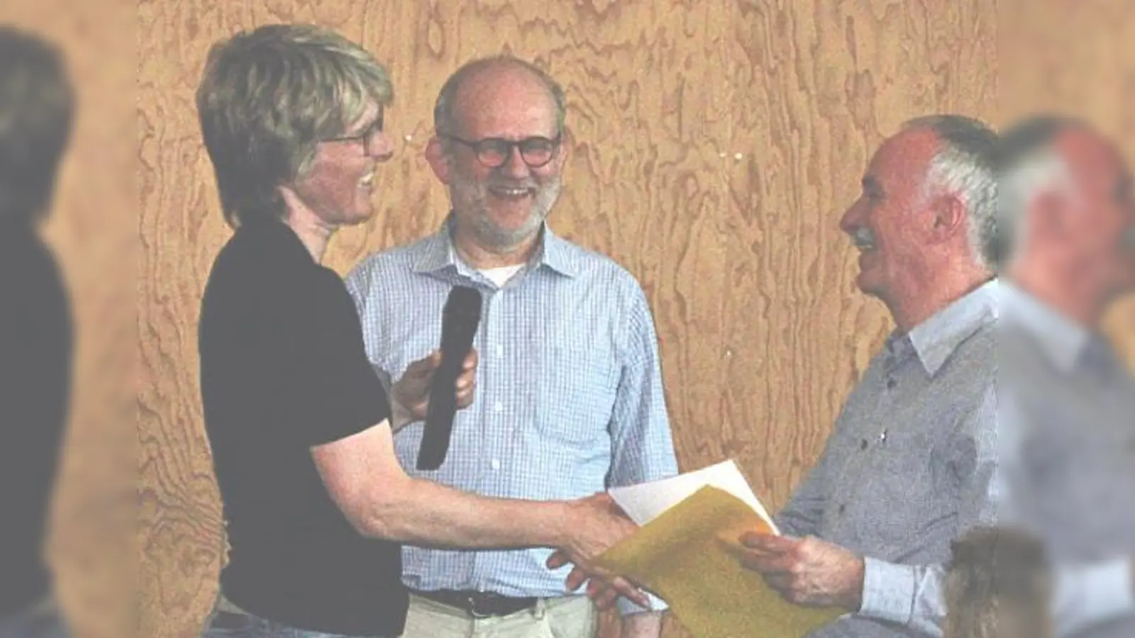 Ob Ehrennadel oder Ehrenamtsnachweis, die Helfer sollten wissen, wie wichtig sie sind.	 (Foto: VA)