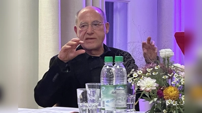 Nicht nur in TV-Talkrunden zu Gast: Gregor Gysi im evangelischen Gemeindehaus Herrsching.  (Foto: pst)