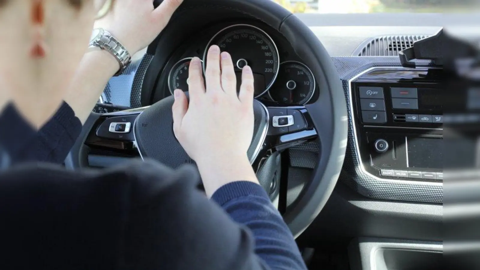 Hupen ist nur bei Gefahr oder beim Überholen außerorts erlaubt. (Foto: Auto-Medienportal.Net/ARCD)