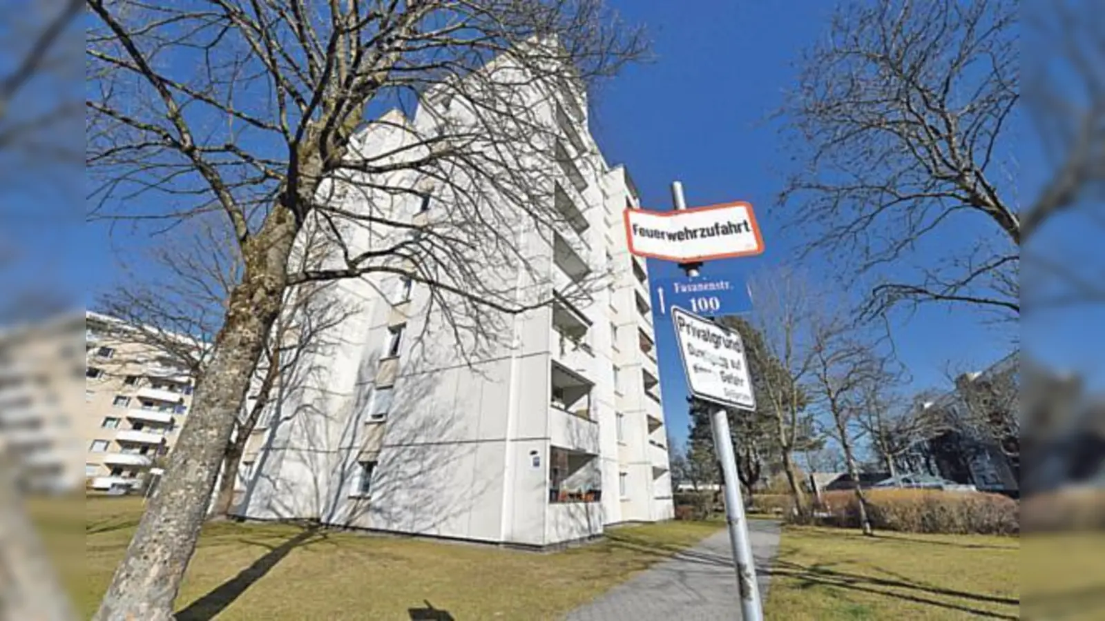 In diesem Haus in Unterhaching hat eine 40-Jährige ihre Mutter erdrosselt. 	 (Foto: Schunk)