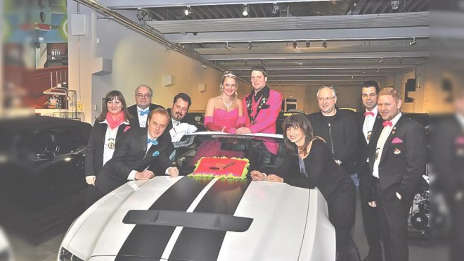 Sandra Kortländer, Christian Bosch, Andreas Simbeck, Andreas Binder, Prinzessin Cristina I., Prinz Michi I., Barbara Geiger (Fa. Geiger Performance), Karl Geiger (Fa. Geiger Cars) Ehrenpräsident Josef Kortländer u. Präsident Max Feichtmeyer.  (F.: Priv.)