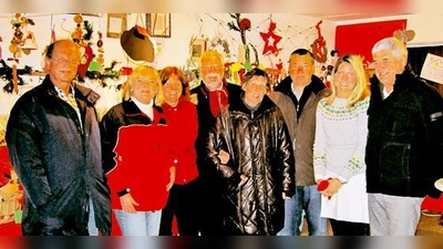 Herrmann und Marie-Luise Wagmüller, Angelika Frank, Helmut Dworzak, Christine und Ludwig Kaltenberger, Michelle und Lorenz Frank (von links).       	 (Foto: L. Kaltenberger)