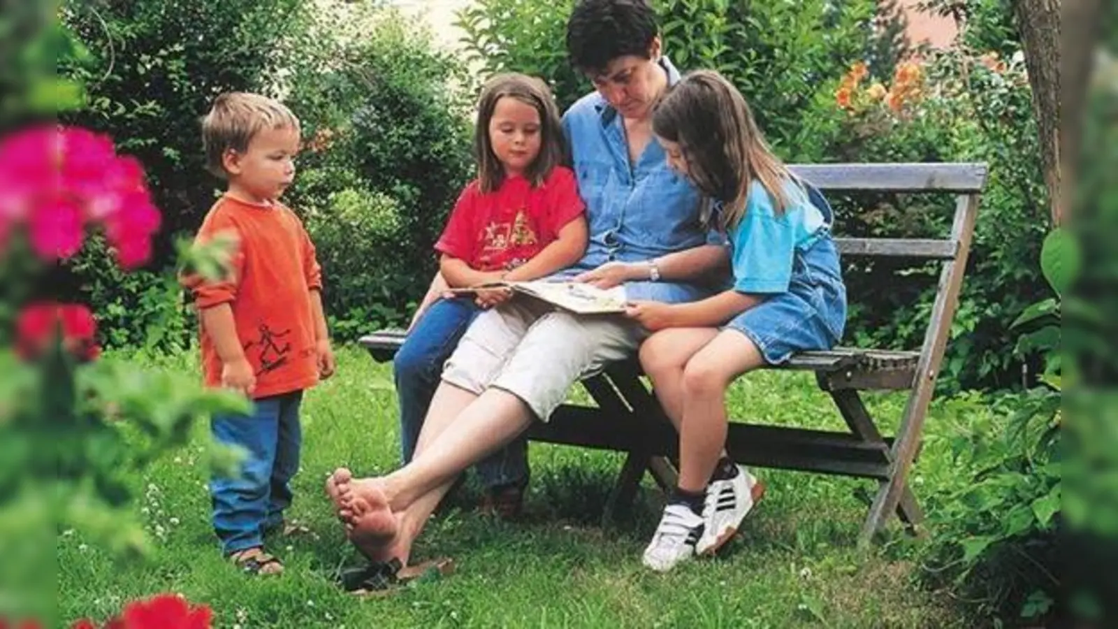 Paten sollen den Familien Hilfe zur Selbsthilfe geben, in dem sie beispielsweise Kindern vorlesen oder bei den Hausaufgaben helfen.	 (Foto: Privat)