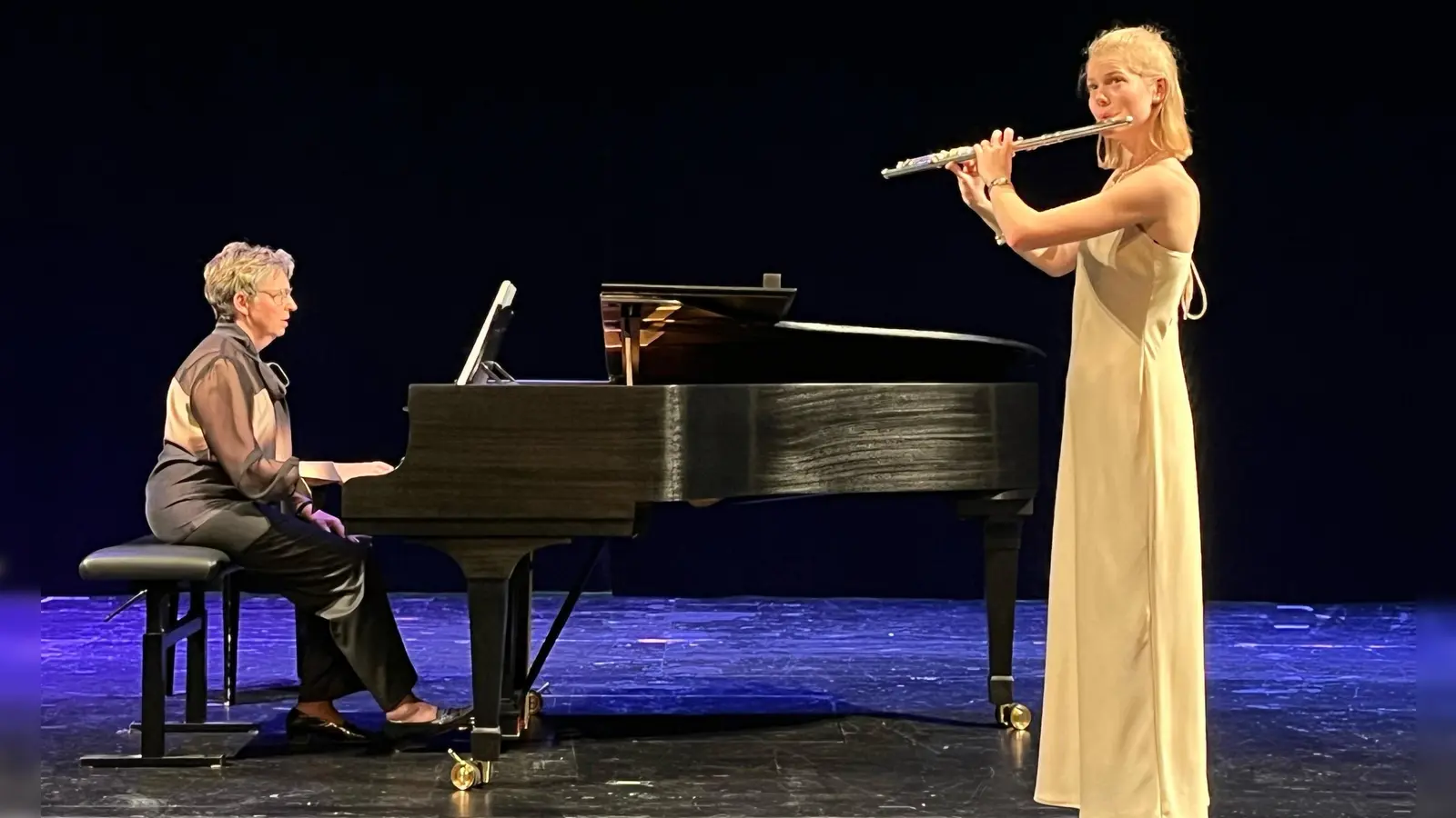 Dorothee Ulbricht, Querflötenklasse Stephanie Münkel, 2. Preis beim Bundeswettbewerb Jugend musiziert. Am Flügel: Ivana Grenda (Foto: RTM)