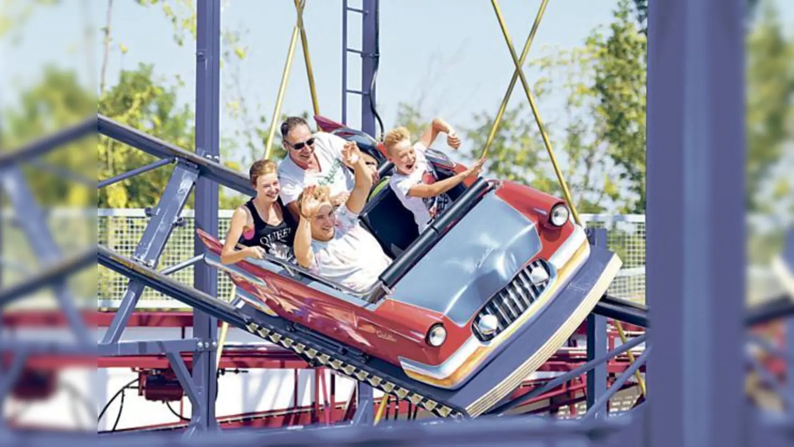 Maisfeldlabyrinth, Erlebnisbad, Salzbergwerk und Freizeitpark: boomerang und Mooskito haben ein buntes Ferienprogramm erstellt.	 (Foto: Skyline Park)
