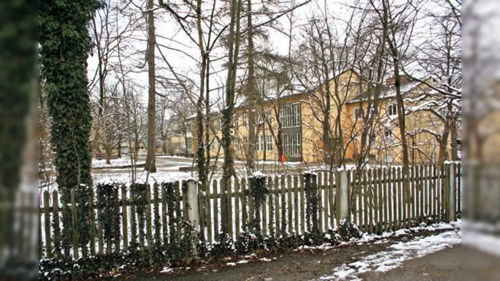 Die Grundschule an der Feldmochinger Straße 251 in der Fasanerie soll erweitert und die Betriebsräume in der Sporthalle sollen saniert werden. 	 (Foto: ws)