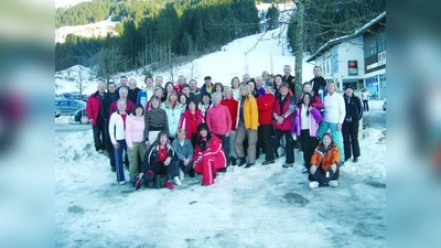 Abschluss: Die Skifahrer aus Karlsfeld bei der legendären Mittwochsfahrt. (Foto: pi)