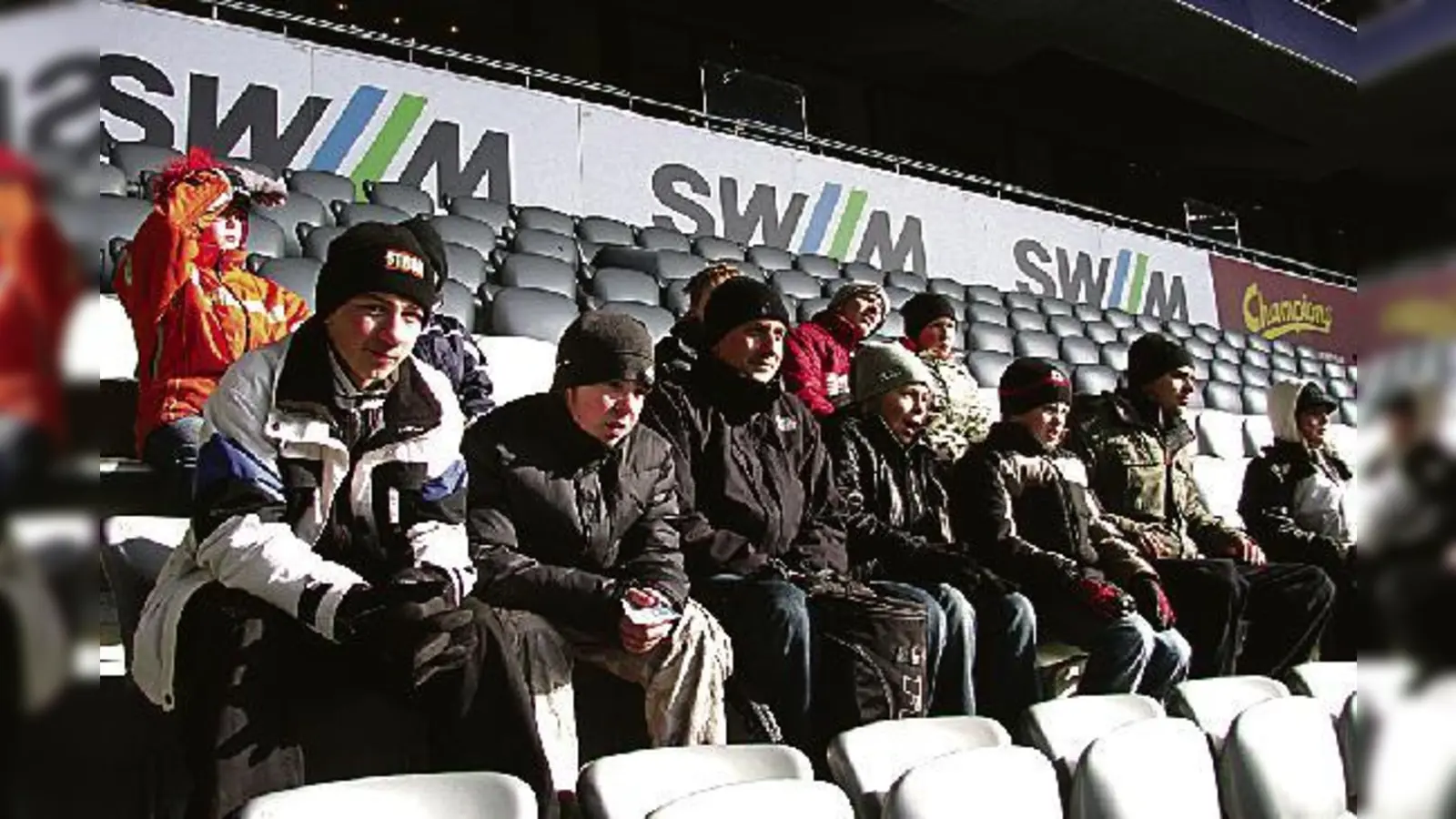 Eiskalt wars, aber super schön: Der Ausflug der Ismaninger Kinder in die Allianz Arena. 	 (Foto: VA)