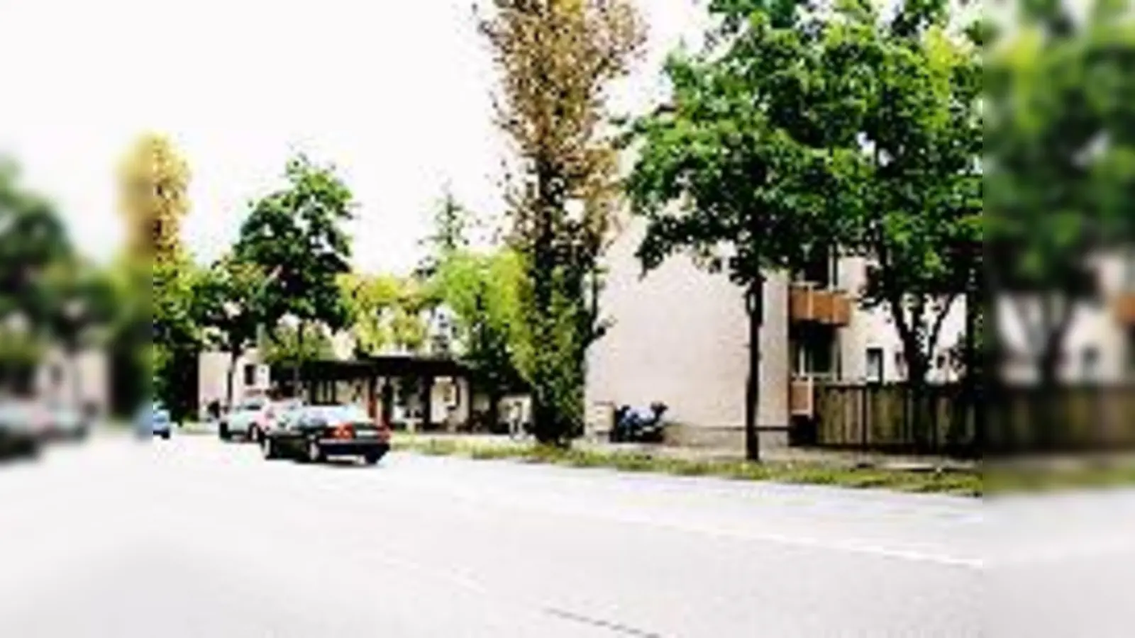 Ganze Wohnblöcke an der Chiemgaustraße sollen ihren Besitzer wechseln.   (Foto: Hettich)