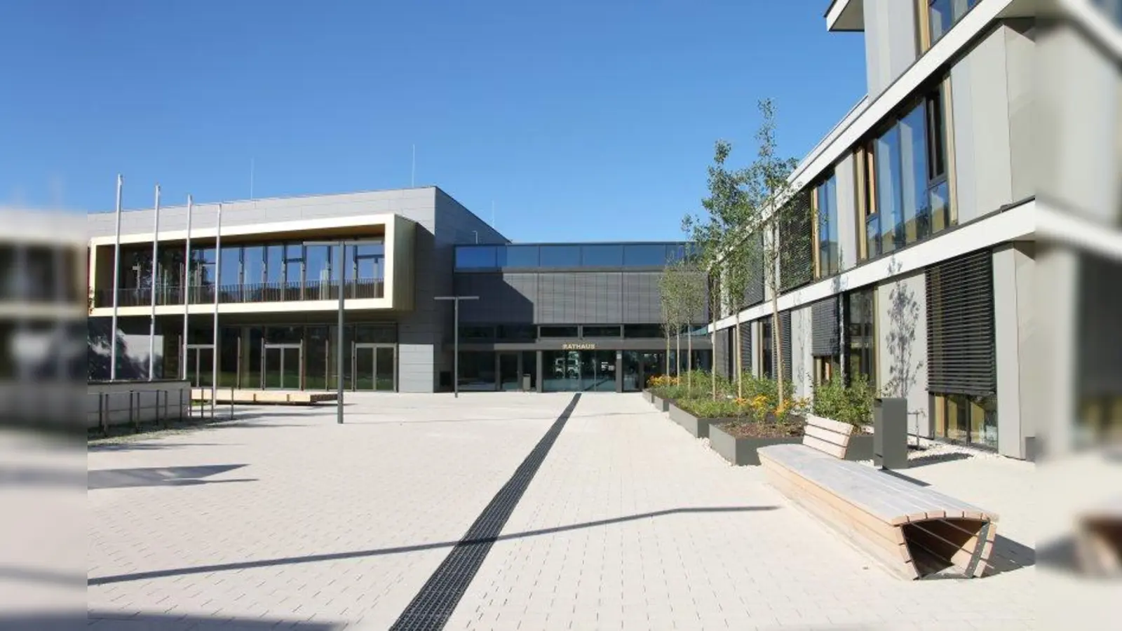 Künftig wöchentlich vier Stunden länger geöffnet: das Gilchinger Rathaus. (Foto: Gemeinde Gilching)