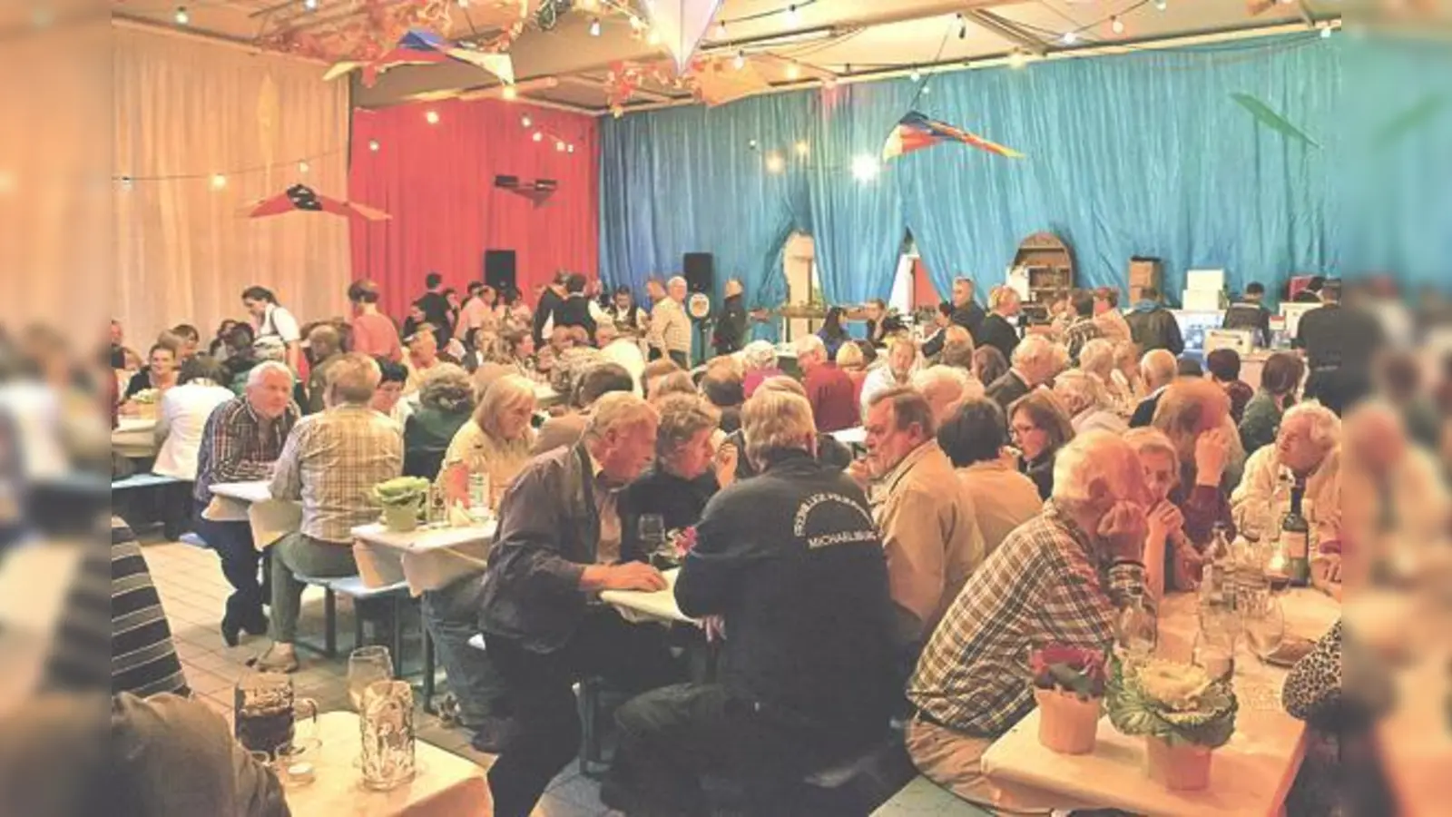 Die Floriansjünger der Feuerwehr Michaeliburg luden zum gelungenen Weinfest ein. 	 (Foto: VA)